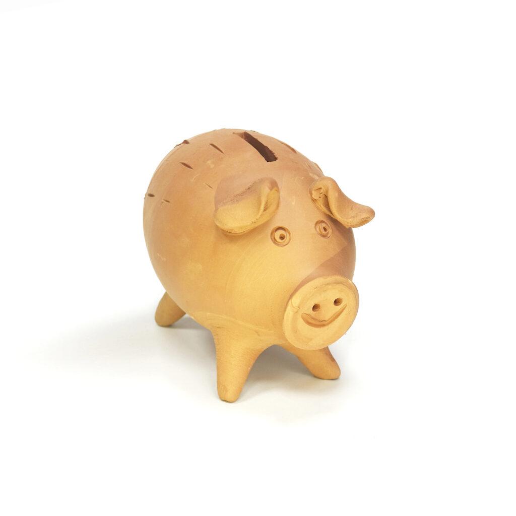 Imagen de Tradicional figura de cerdito con ranura para monedas