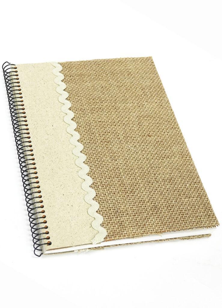 Imagen de Libreta de distintos tamaños realizas con papel ecológico y con pastas personalizada con tela de saco